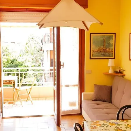 Διαμέρισμα Sunny With Private Parking *